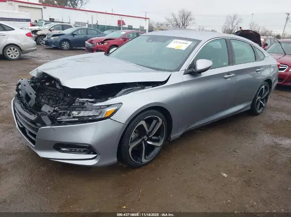 1HGCV1F3XJA211886 2018 HONDA ACCORD - Image 2