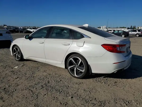 1HGCV1F3XJA226873 2018 HONDA ACCORD - Image 2