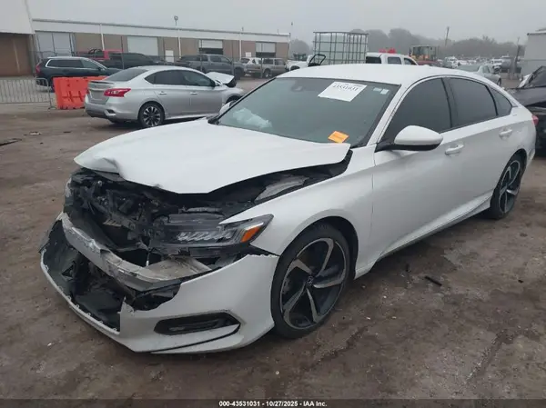 1HGCV1F3XJA235671 2018 HONDA ACCORD - Image 2
