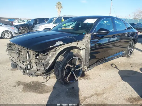 1HGCV1F3XJA244533 2018 HONDA ACCORD - Image 2