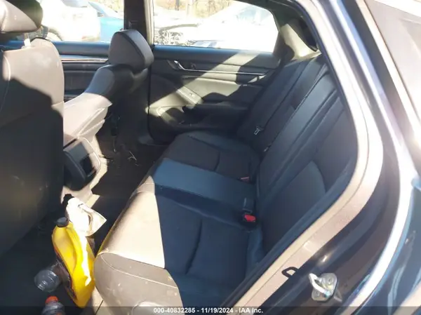 1HGCV1F3XJA249635 2018 HONDA ACCORD - Image 8