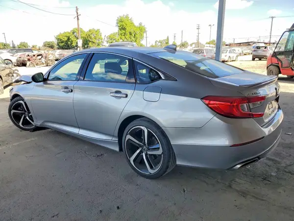 1HGCV1F3XJA252535 2018 HONDA ACCORD - Image 2