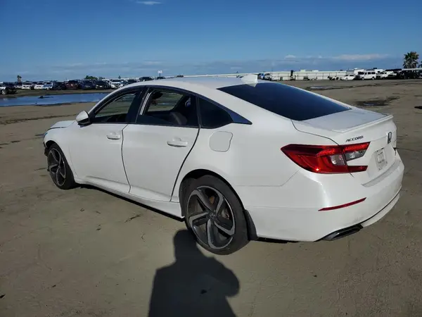 1HGCV1F3XJA252700 2018 HONDA ACCORD - Image 2