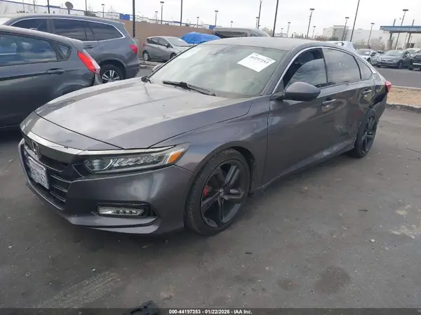 1HGCV1F3XJA252891 2018 HONDA ACCORD - Image 2