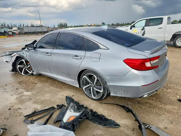 1HGCV1F3XJA257203 2018 HONDA ACCORD - Image 2