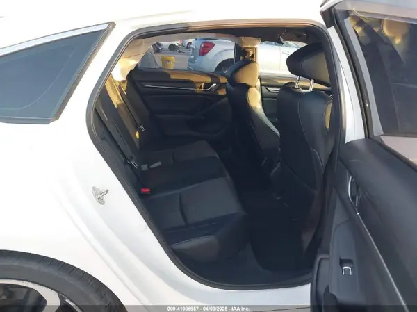 1HGCV1F3XJA264460 2018 HONDA ACCORD - Image 8