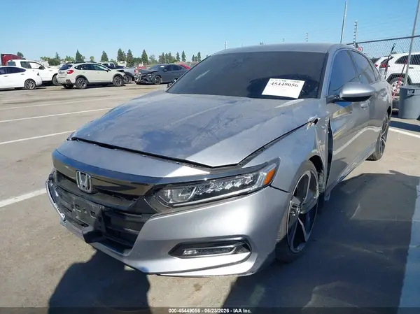 1HGCV1F3XJA265611 2018 HONDA ACCORD - Image 2