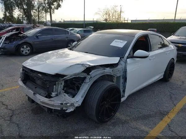 1HGCV1F3XJA265768 2018 HONDA ACCORD - Image 2