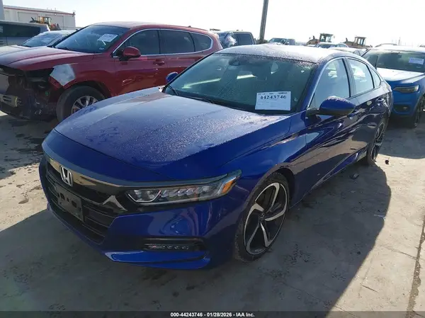 1HGCV1F3XJA266869 2018 HONDA ACCORD - Image 2