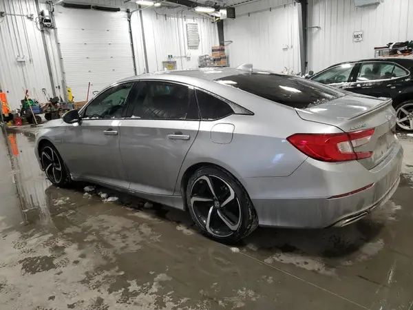 1HGCV1F3XJA807564 2018 HONDA ACCORD - Image 2