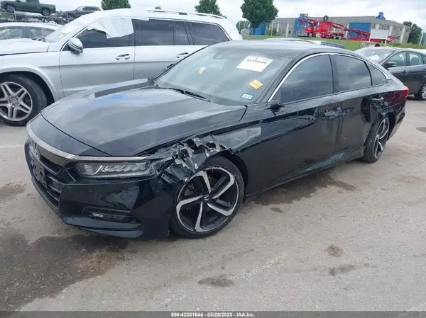 1HGCV1F3XKA057522 2019 HONDA ACCORD - Image 2