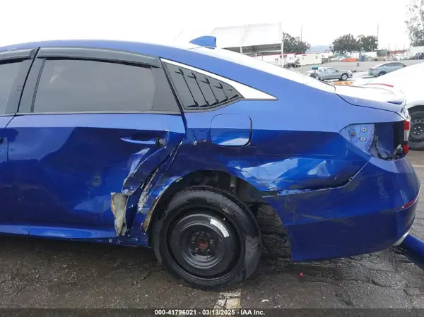 2019 HONDA ACCORD auction photo 6