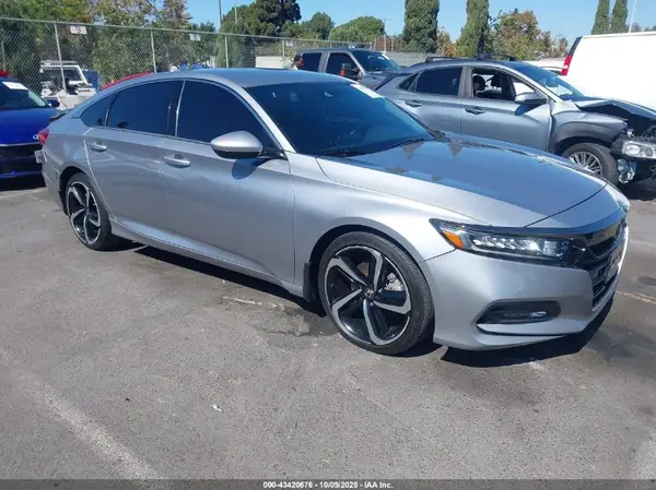 1HGCV1F3XKA105052 2019 HONDA ACCORD - Image 1