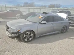 1HGCV1F40JA032782 2018 HONDA ACCORD