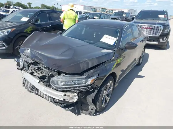 1HGCV1F42JA102900 2018 HONDA ACCORD - Image 2