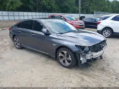 1HGCV1F42JA138781 2018 HONDA ACCORD