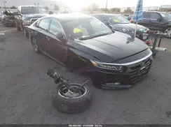1HGCV1F43JA010131 2018 HONDA ACCORD