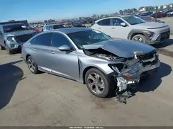 1HGCV1F43JA112819 2018 HONDA ACCORD