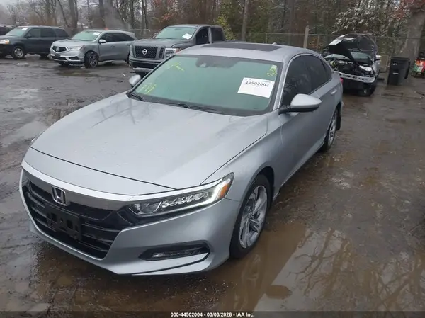 1HGCV1F43JA158263 2018 HONDA ACCORD - Image 2