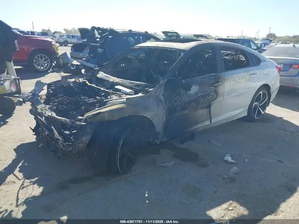 1HGCV1F43JA241501 2018 HONDA ACCORD - Image 2