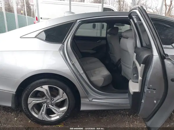 1HGCV1F43KA111607 2019 HONDA ACCORD - Image 8