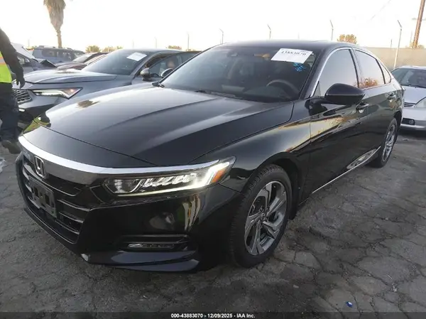 1HGCV1F44JA011451 2018 HONDA ACCORD - Image 2
