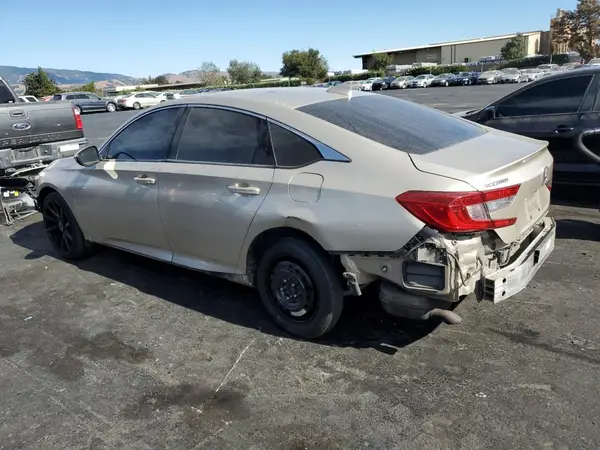 1HGCV1F44JA026953 2018 HONDA ACCORD - Image 2