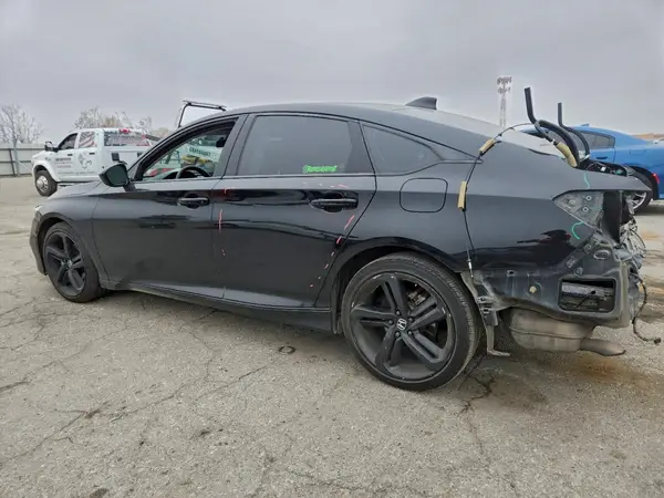 1HGCV1F44JA029884 2018 HONDA ACCORD - Image 2