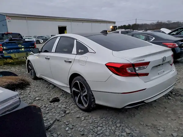 1HGCV1F44JA033756 2018 HONDA ACCORD - Image 2