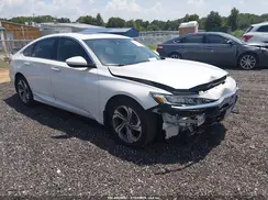 1HGCV1F44JA057412 2018 HONDA ACCORD