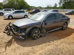 1HGCV1F44JA092385 2018 HONDA ACCORD