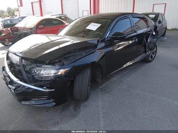 1HGCV1F45JA008509 2018 HONDA ACCORD - Image 2