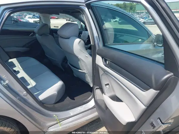 1HGCV1F46JA073899 2018 HONDA ACCORD - Image 8