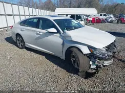 1HGCV1F46JA126519 2018 HONDA ACCORD
