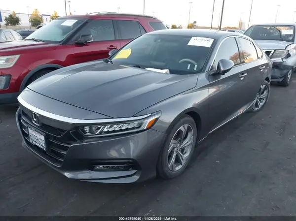 1HGCV1F47JA060255 2018 HONDA ACCORD - Image 2