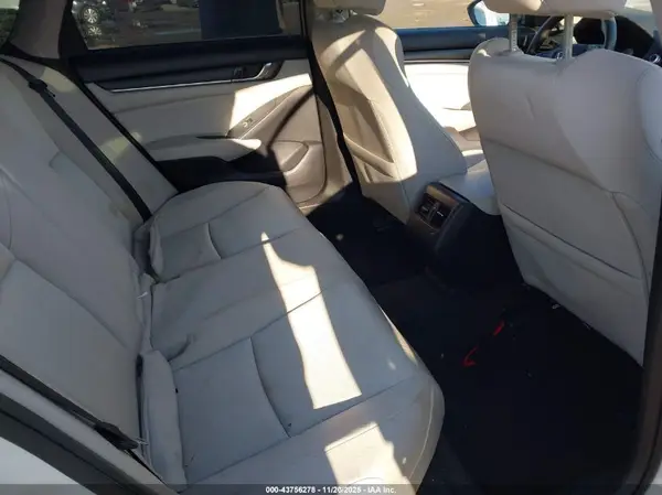 1HGCV1F47JA068565 2018 HONDA ACCORD - Image 8
