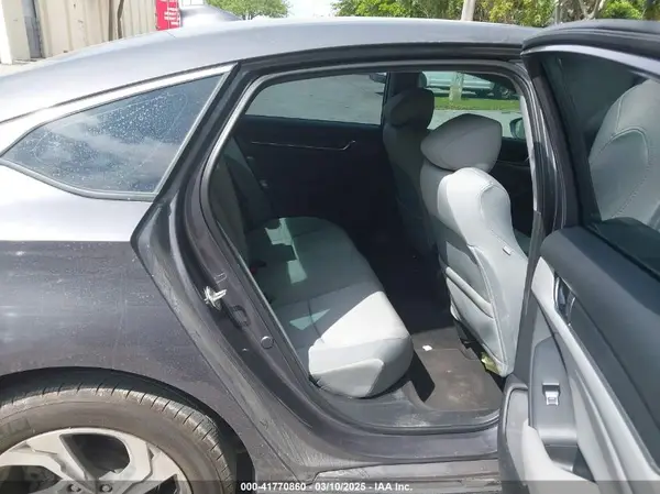 1HGCV1F47JA083910 2018 HONDA ACCORD - Image 8