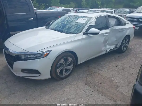 1HGCV1F47JA145581 2018 HONDA ACCORD - Image 2