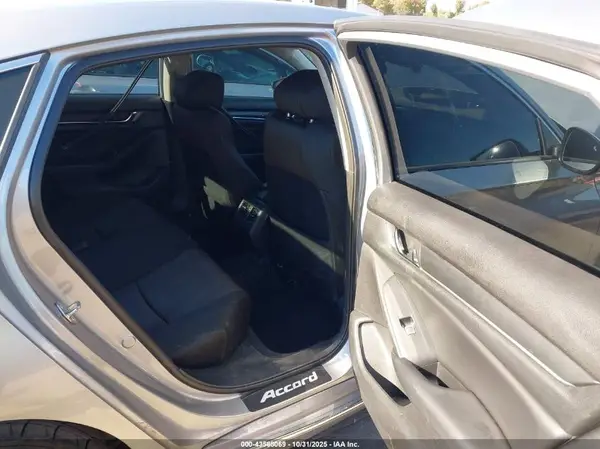 1HGCV1F47JA211417 2018 HONDA ACCORD - Image 8