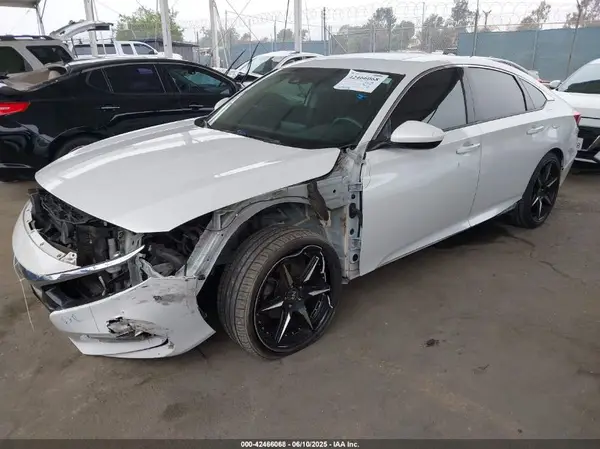 1HGCV1F47JA268121 2018 HONDA ACCORD - Image 2