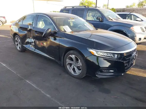 1HGCV1F48JA010108 2018 HONDA ACCORD - Image 1