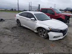 1HGCV1F48JA013543 2018 HONDA ACCORD