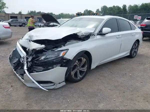 1HGCV1F48JA032433 2018 HONDA ACCORD - Image 2