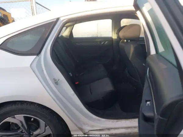 1HGCV1F48JA199424 2018 HONDA ACCORD - Image 8