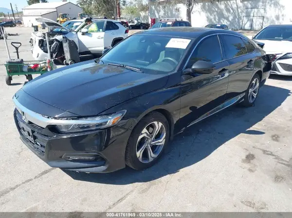 1HGCV1F49JA019822 2018 HONDA ACCORD - Image 2