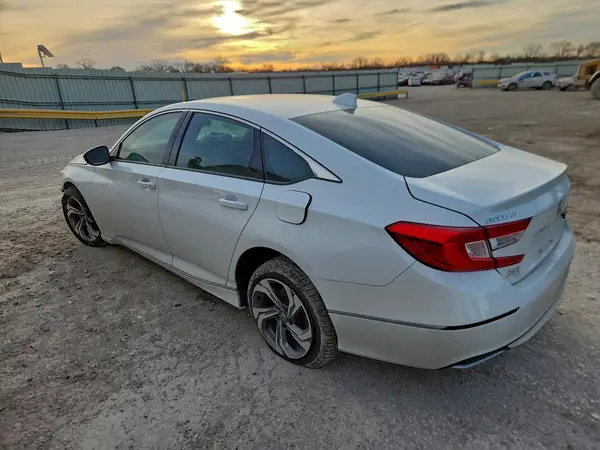 1HGCV1F49JA059821 2018 HONDA ACCORD - Image 2