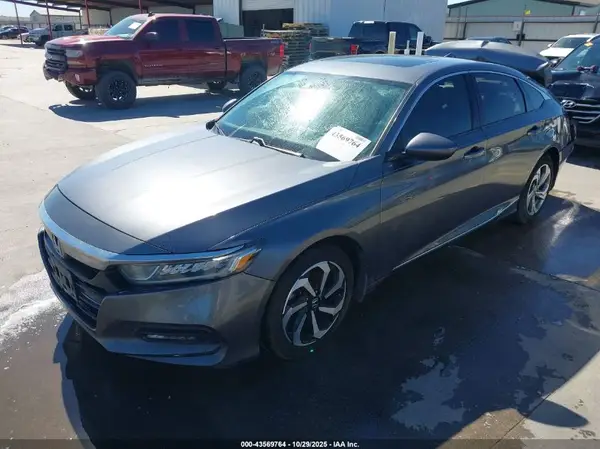 1HGCV1F49JA073847 2018 HONDA ACCORD - Image 2