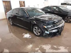 1HGCV1F49JA129902 2018 HONDA ACCORD