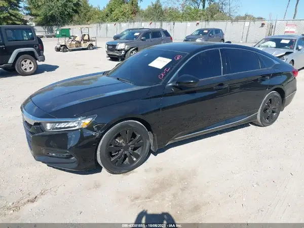 1HGCV1F49JA168358 2018 HONDA ACCORD - Image 2