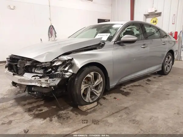 1HGCV1F49JA215629 2018 HONDA ACCORD - Image 2